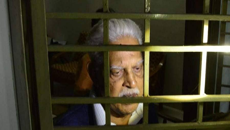 ಜೈಲಲ್ಲಿ ವರವರ ರಾವ್ ಕೊಲಲ್ಲು ಯತ್ನ, ಕೂಡಲೇ ಆಸ್ಪತ್ರೆಗೆ ಸೇರಿಸಬೇಕು-ಬಂಧಿತ ಕ್ರಾಂತಿಕಾರಿ ಕವಿಯ ಸಂಬಂಧಿಕರ ಒತ್ತಾಯ
