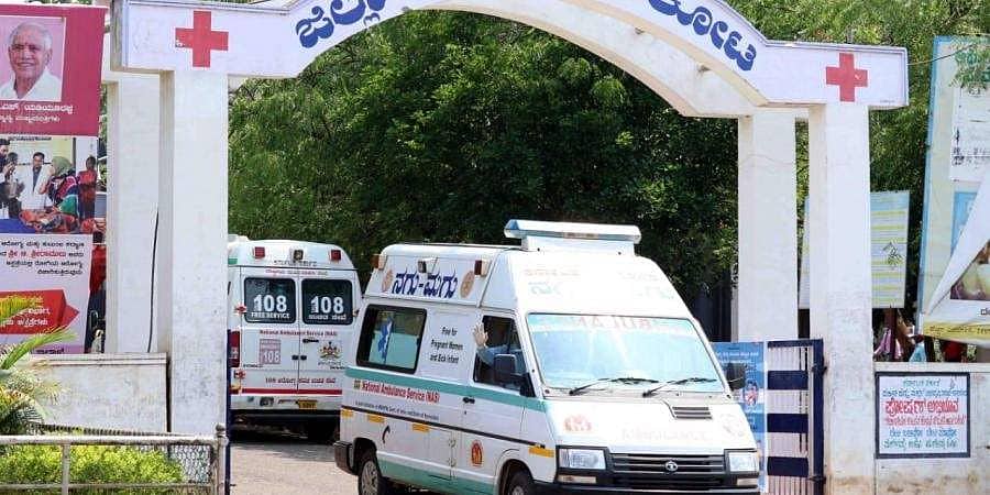 ಆರೋಗ್ಯ ಕಾರ್ಯಕರ್ತರಿಗಾಗಿ ಕೋವಿಡ್ ಕೇರ್ ಕೇಂದ್ರ ಆರಂಭಿಸಿದ ಬಾಗಲಕೋಟೆ ವೈದ್ಯ