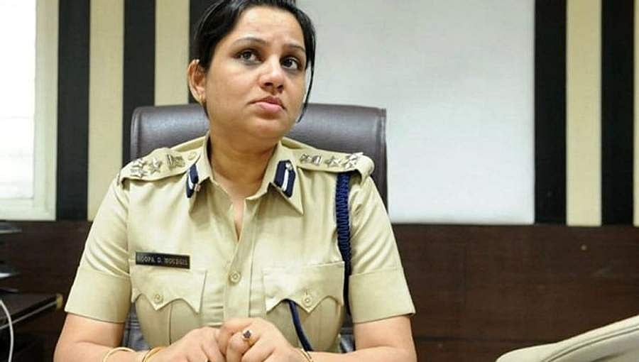 ಐಜಿಪಿ ರೂಪಾ ಖಡಕ್ ಎಚ್ಚರಿಕೆಗೆ ಬೆಚ್ಚಿದ ಖಾಸಗಿ ಆಸ್ಪತ್ರೆ: ಸೋಂಕಿತರಿಂದ ಹೆಚ್ಚುವರಿಯಾಗಿ ಪಡೆದಿದ್ದ ರೂ. 24 ಲಕ್ಷ ವಾಪಸ್!