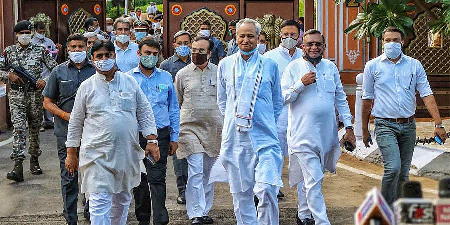 ರಾಜಸ್ಥಾನ ಸಚಿವ ಸಂಪುಟ ಸಭೆ: ರಾಜ್ಯಪಾಲರ ಪ್ರಶ್ನೆಗಳಿಗೆ ಉತ್ತರಿಸಲು ಸಿದ್ಧ, ಜುಲೈ 31ರಂದೇ ಅಧಿವೇಶನ ಎಂದ ಸಿಎಂ ಗೆಹ್ಲೂಟ್ ಬಣ
