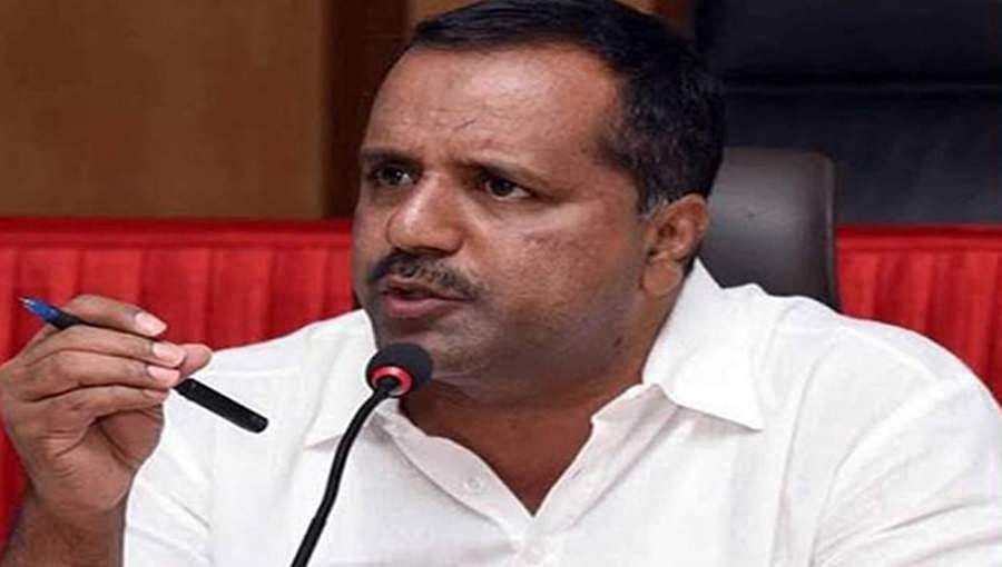 'ಕೊರೋನಾ ಜನರ ಉಸಿರು ನಿಲ್ಲಿಸುತ್ತಿದ್ದರೆ, ಬಿಜೆಪಿ ಜನಪ್ರತಿನಿಧಿಗಳು ಅಧಿಕಾರಿಗಳ ಉಸಿರುಗಟ್ಟಿಸುತ್ತಿದ್ದಾರೆ'
