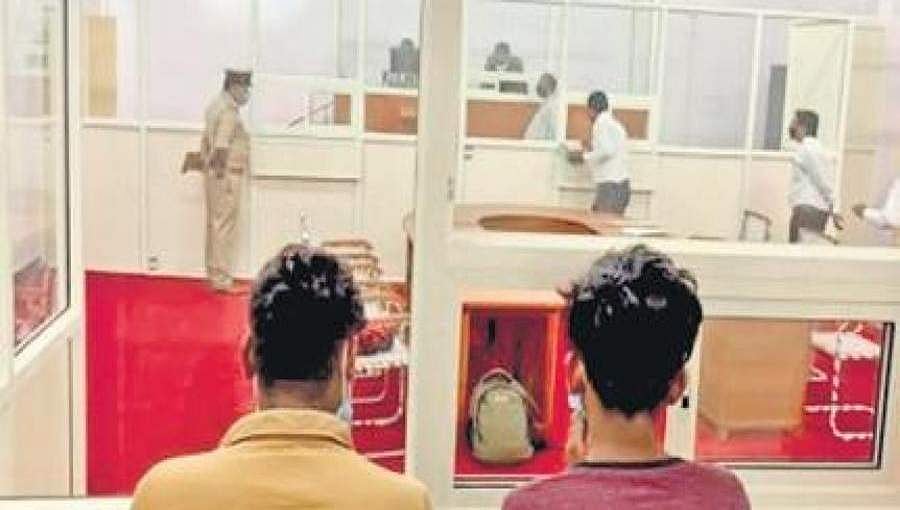 ಕೊರೋನಾ ಮಧ್ಯೆ ವಿಶೇಷ ಕೋರ್ಟ್ ರೂಂ ಸ್ಥಾಪಿಸಿದ ಹೈಕೋರ್ಟ್
