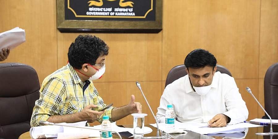'ಕೋವಿಡ್ ಸಮರದಲ್ಲಿ ಮುಂಚೂಣಿಯಲ್ಲಿರುವ ಆರೋಗ್ಯ ಯೋಧರಿಗೆ ರಿಸ್ಕ್ ಭತ್ಯೆ, ವೈದ್ಯ ವಿದ್ಯಾರ್ಥಿಗಳಿಗೆ ನೀಟ್ ಪರೀಕ್ಷೆಯಲ್ಲಿ 5 ವಿಶೇಷಾಂಕ' 
