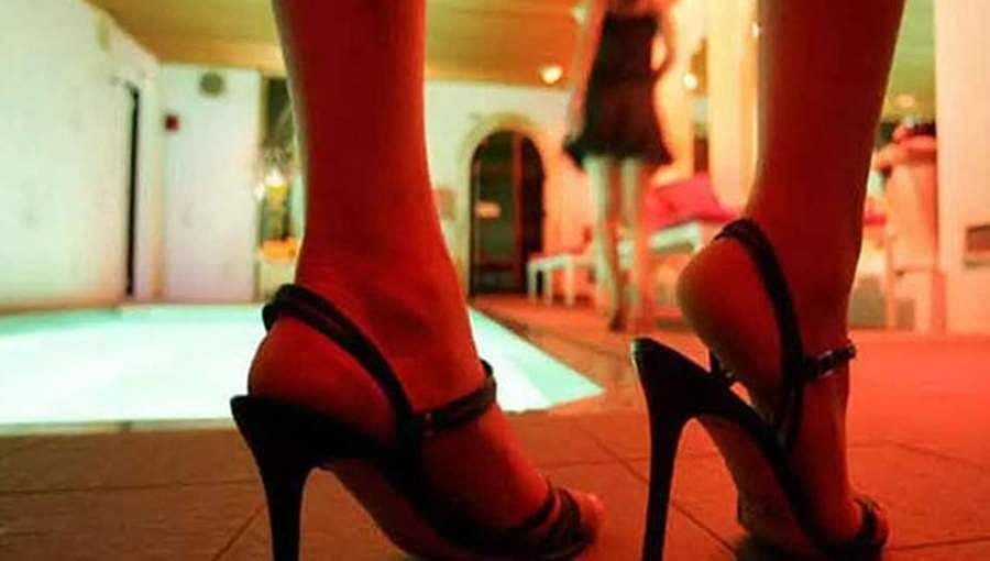 ಬೆಂಗಳೂರು: ವೇಶ್ಯಾವಾಟಿಕೆ ಅಡ್ಡೆ ಮೇಲೆ ದಾಳಿ, ಇಬ್ಬರು ಆರೋಪಿಗಳ ಬಂಧನ