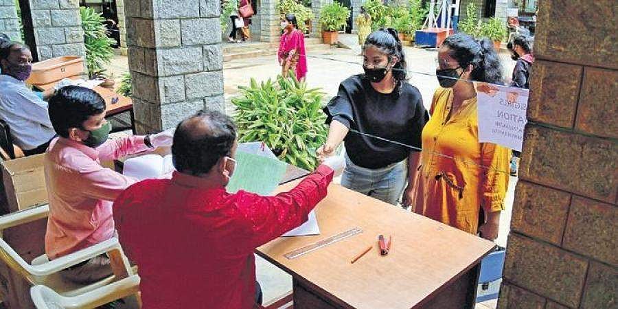 ಚುರುಕುಗೊಂಡ ಪಿಯುಸಿ ಪ್ರವೇಶ ಪ್ರಕ್ರಿಯೆ: ಮಕ್ಕಳಿಗೆ ಸೀಟು ಕೊಡಿಸಲು ಪೋಷಕರ ಪರದಾಟ