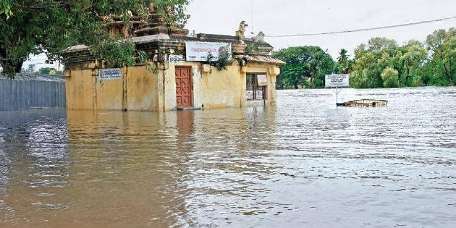 ಕರ್ನಾಟಕದಲ್ಲಿ ವರುಣನ ಅವಾಂತರ: ಮಳೆಯಿಂದ 10 ಸಾವಿರ ಕೋಟಿ ರು. ನಷ್ಟ