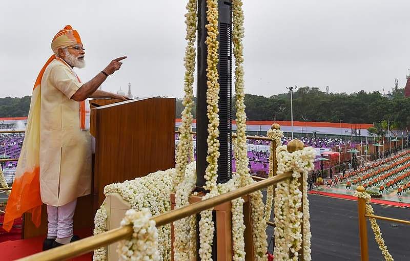 ಭಾಷಣ ಮಾಡುತ್ತಿರುವ ಪ್ರಧಾನಿ ಮೋದಿ