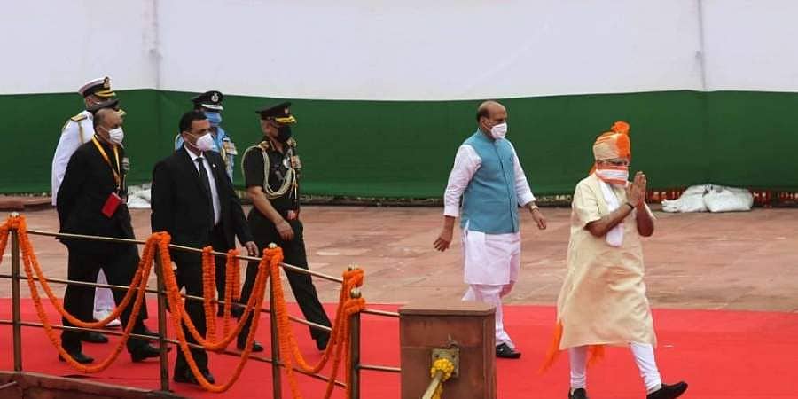 74ನೇ ಸ್ವಾತಂತ್ರ್ಯೋತ್ಸವ: ವರ್ಣರಂಜಿತ ಕೇಸರಿ ರುಮಾಲು ಧರಿಸಿ ಎಲ್ಲರ ಗಮನ ಸೆಳೆದ ಪ್ರಧಾನಿ ಮೋದಿ
