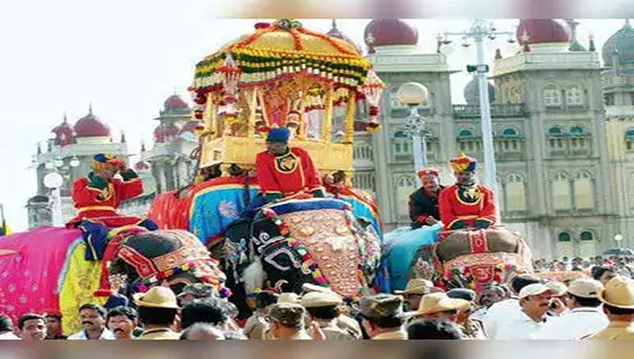 ಮೈಸೂರು ದಸರಾ ಮೇಲೂ ಕೊರೋನಾ ಕರಿನೆರಳು: ಎರಡನೇ ಬಾರಿಗೆ ವಿಶ್ವ ಪ್ರಸಿದ್ದ ಜಂಬೂ ಸವಾರಿ ರದ್ದು?