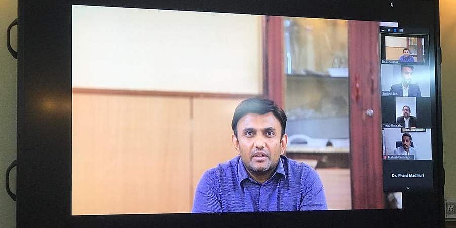 ಎ.ಐ ತಂತ್ರಜ್ಞಾನ ಆಧಾರಿತ ಹೆಲ್ತ್ ಪಾಡ್ ಗೆ ಸಚಿವ ಡಾ.ಕೆ.ಸುಧಾಕರ್ ಚಾಲನೆ