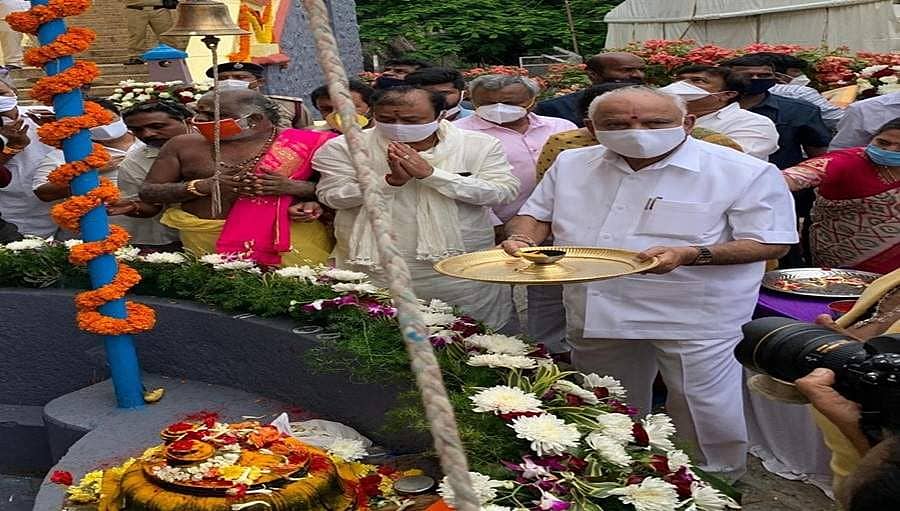 ಐದನೇ ಬಾರಿಗೆ ಕೆಆರ್ ಎಸ್ ಗೆ ಸಿಎಂ ಬಾಗಿನ ಅರ್ಪಣೆ: ಕಪ್ಪು ಬಾವುಟ ಪ್ರದರ್ಶನಕ್ಕೆ ಮುಂದಾಗಿದ್ದ ಪ್ರತಿಭಟನಾಕರರ ಬಂಧನ