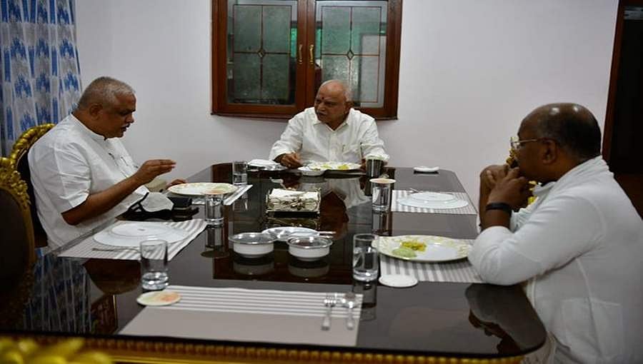 ಸಿಎಂ ಭೇಟಿಯಾದ ಬಿಎಲ್ ಸಂತೋಷ್ ಮತ್ತು ಅರುಣ್ ಕುಮಾರ್: ಸಂಪುಟ ವಿಸ್ತರಣೆ ಸೇರಿ ಮಹತ್ವದ ವಿಷಯಗಳ ಚರ್ಚೆ