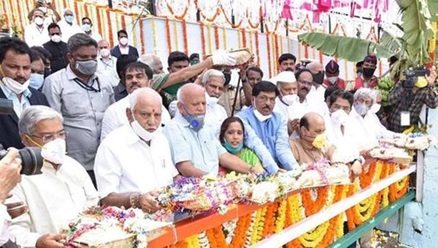 ಲಾಲ್ ಬಹದ್ದೂರ ಶಾಸ್ತ್ರಿ ಸಾಗರಕ್ಕೆ ಬಾಗಿನ ಅರ್ಪಿಸಿದ ಸಿಎಂ ಯಡಿಯೂರಪ್ಪ!
