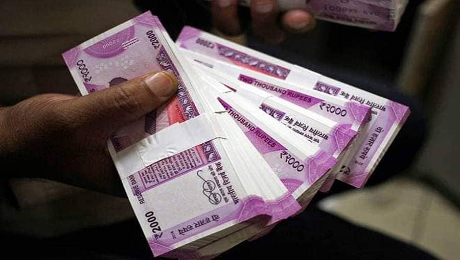2,000 ರೂ ಮುಖಬೆಲೆಯ ನೋಟು ವಿನಿಮಯಕ್ಕೆ ಮನವಿ, ಗುರುತಿನ ಚೀಟಿ ಕೊಡಬೇಕಿಲ್ಲ: ಎಸ್ ಬಿಐ ಸ್ಪಷ್ಟನೆ