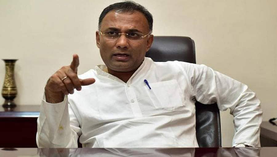 ಇದ್ಯಾವ ಸೀಮೆ ಆರ್ಥಿಕ ನೀತಿ- ದಿನೇಶ್ ಗುಂಡೂರಾವ್