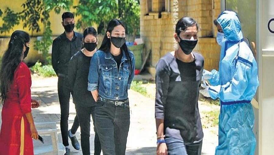 ಸೆಪ್ಟೆಂಬರ್ ಕೊನೆಯ ಹೊತ್ತಿಗೆ ಕೋವಿಡ್-19 ಸಾಂಕ್ರಾಮಿಕ ಇನ್ನಷ್ಟು ಹರಡಲಿದೆಯೇ?:ತಜ್ಞರು ಏನಂತಾರೆ?