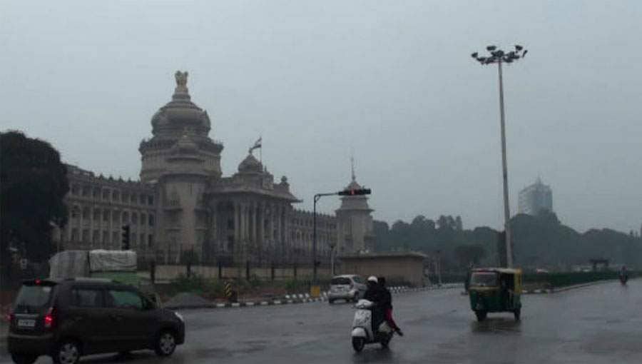 ಬೆಂಗಳೂರು ಸೇರಿದಂತೆ ರಾಜ್ಯದ ಹಲವೆಡೆ ಭಾರಿ ಮಳೆ ಸಾಧ್ಯತೆ: ಹವಾಮಾನ ಇಲಾಖೆ