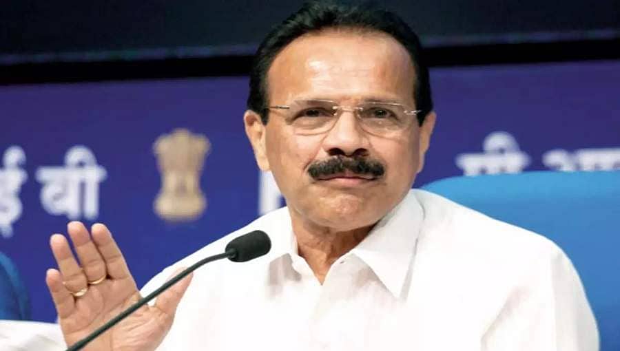 ಕಾಂಗ್ರೆಸ್‌ನವರು ಅತ್ತೂ ಕರೆದು ಐತಿಹಾಸಿಕ ಕ್ಷಣದ ಭಾಗವಾಗಲು ಪ್ರಯತ್ನಿಸುತ್ತಿದ್ದಾರೆ: ಸದಾನಂದಗೌಡ ಟೀಕಾಪ್ರಹಾರ