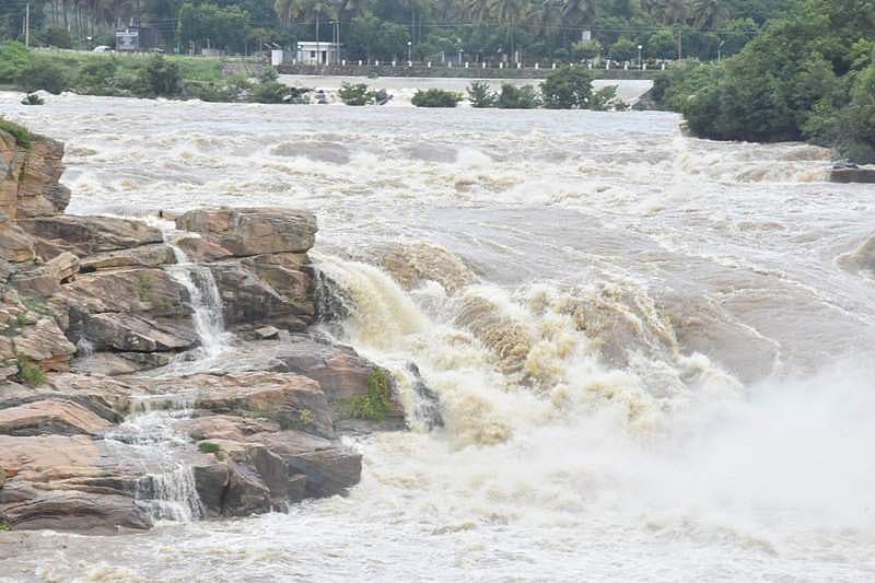 ಮಳೆಗೆ ನಲುಗಿದ ಕರ್ನಾಟಕ