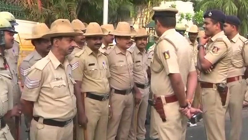 8 ಐಪಿಎಸ್ ಅಧಿಕಾರಿಗಳ ಟ್ರಾನ್ಸ್ ಫರ್; ಡಿವೈಎಸ್ಪಿಗಳಿಗೆ ಮುಂಬಡ್ತಿ ನೀಡಿ ವರ್ಗಾವಣೆ