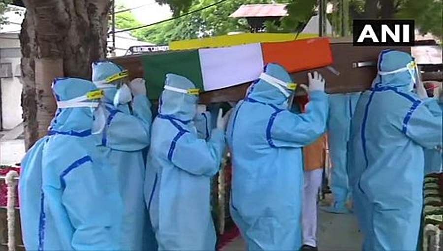 ಸರ್ಕಾರಿ, ಮಿಲಿಟರಿ ಗೌರವಗಳೊಂದಿಗೆ ಮಾಜಿ ರಾಷ್ಟ್ರಪತಿ ಪ್ರಣವ್ ಮುಖರ್ಜಿ ಅಂತ್ಯ ಸಂಸ್ಕಾರ