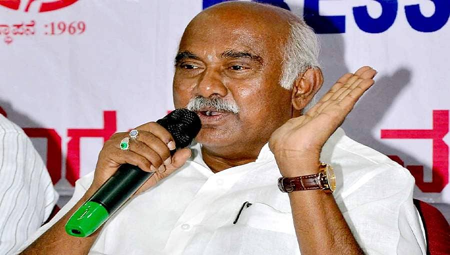 ಡ್ರಗ್ಸ್ ದಂಧೆಯಲ್ಲಿ ಚಿತ್ರರಂಗದ ಹೆಣ್ಣು ಮಕ್ಕಳನೇ ಫಿಕ್ಸ್ ಮಾಡುತ್ತಿರುವುದಕ್ಕೆ ವಿಷಾಧವಿದೆ: ವಿಶ್ವನಾಥ್