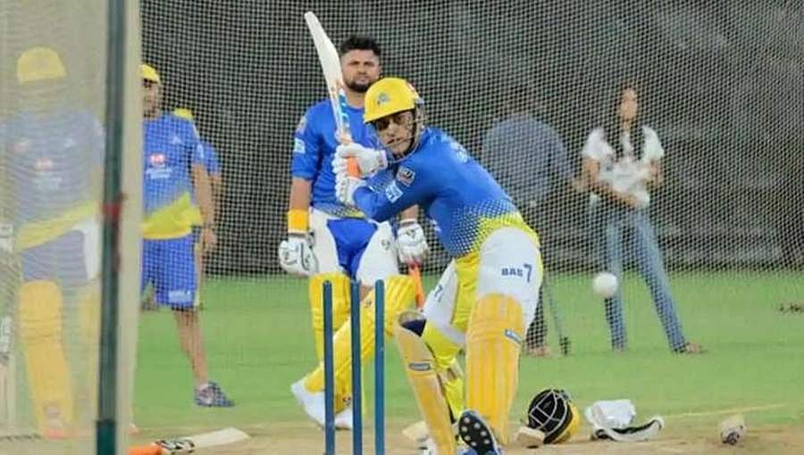 ಸಿಎಸ್ಕೆ ಅಭ್ಯಾಸ ಪಂದ್ಯದಲ್ಲಿ ಧೋನಿ ದೈತ್ಯ ಸಿಕ್ಸರ್ ಗೆ ದಂಗಾದ ಮುರಳಿ ವಿಜಯ್!ವಿಡಿಯೋ