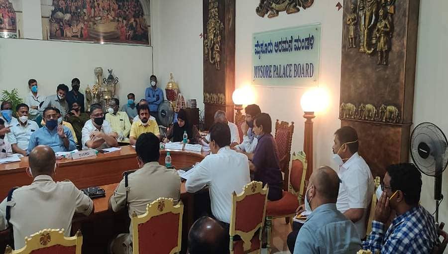 ದಸರಾ ಅರಮನೆ ಆವರಣಕ್ಕೆ ಮಾತ್ರ ಸೀಮಿತ: ಗಜ ಪಯಣ ಸಮಾರಂಭ ಇಲ್ಲ, ಕಾರ್ಯಕಾರಿ ಸಮಿತಿ ಸಭೆಯಲ್ಲಿ ತೀರ್ಮಾನ