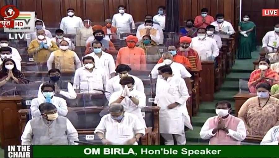 ಸಂಸತ್ ಮುಂಗಾರು ಅಧಿವೇಶನ: ಲೋಕಸಭೆ ಕಲಾಪ ಆರಂಭ: ಪ್ರಶ್ನೋತ್ತರ, ಶೂನ್ಯ ಅವಧಿ ರದ್ದು ನಿರ್ಣಯಕ್ಕೆ ವಿಪಕ್ಷಗಳ ತೀವ್ರ ಖಂಡನೆ