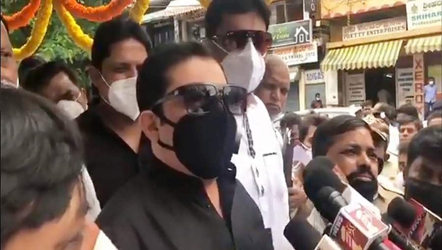 ಮನಸ್ಸಿನ ಶಾಂತಿಗಾಗಿ ಕೊಲಂಬೋಗೆ ಹೋಗ್ತೀನಿ, ನನ್ನನ್ನು ರಾಜಕೀಯವಾಗಿ ಮುಗಿಸಲು ಸಾಧ್ಯವಿಲ್ಲ: ಜಮೀರ್ ಗುಡುಗು