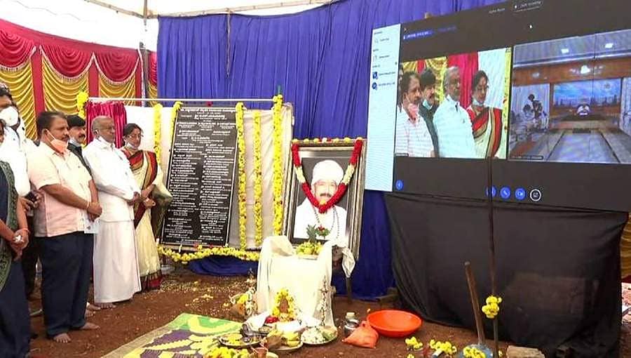 ವಿಷ್ಣುವರ್ಧನ್ ಸ್ಮಾರಕಕ್ಕೆ ಮುಖ್ಯಮಂತ್ರಿ ಯಡಿಯೂರಪ್ಪ ಭೂಮಿಪೂಜೆ; ಕಾಮಗಾರಿ ಶೀಘ್ರ ಪೂರ್ಣಗೊಳಿಸಲು ಸೂಚನೆ