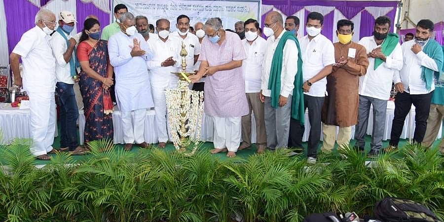 ಸಹಕಾರ ಸಂಘದ ಮೊದಲ ತೆಂಗು ಸಂಸ್ಕರಣಾ ಘಟಕ ಲೋಕಾರ್ಪಣೆ