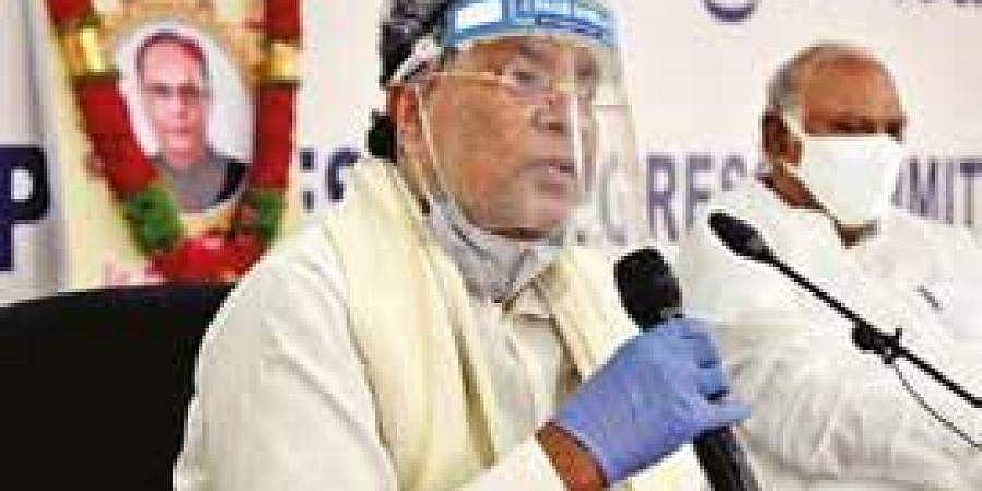 ಪ್ರಣಬ್ ಮುಖರ್ಜಿ ವಿಧಿವಶ: ಮಾಜಿ ರಾಷ್ಟ್ರಪತಿಗಳಿಗೆ ಶ್ರದ್ಧಾಂಜಲಿ ಸಲ್ಲಿಸಿದ ರಾಜ್ಯ ಕಾಂಗ್ರೆಸ್ ನಾಯಕರು