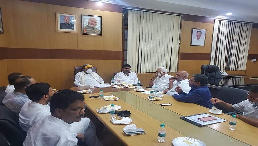 ಬಿಜೆಪಿ ಸರ್ಕಾರ ಸಾಲ ಮಾಡಿ ರಾಜ್ಯವನ್ನು ದಿವಾಳಿ ಮಾಡುವುದು ನಿಶ್ಚಿತ - ಸಿದ್ದರಾಮಯ್ಯ