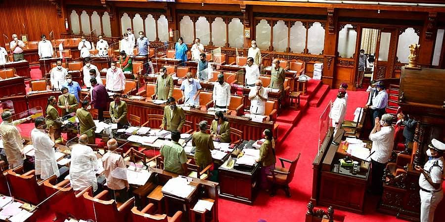 ರಾತ್ರಿ ವೇಳೆ ಬಾರ್‌, ಕ್ಲಬ್‌ಗಳಲ್ಲಿ ಮಹಿಳೆಯರು ಕೆಲಸ ಮಾಡಲು ಅವಕಾಶ ನೀಡುವ ಮಸೂದೆ ಮಂಡಿಸಿದ ಶಿವರಾಂ ಹೆಬ್ಬಾರ್