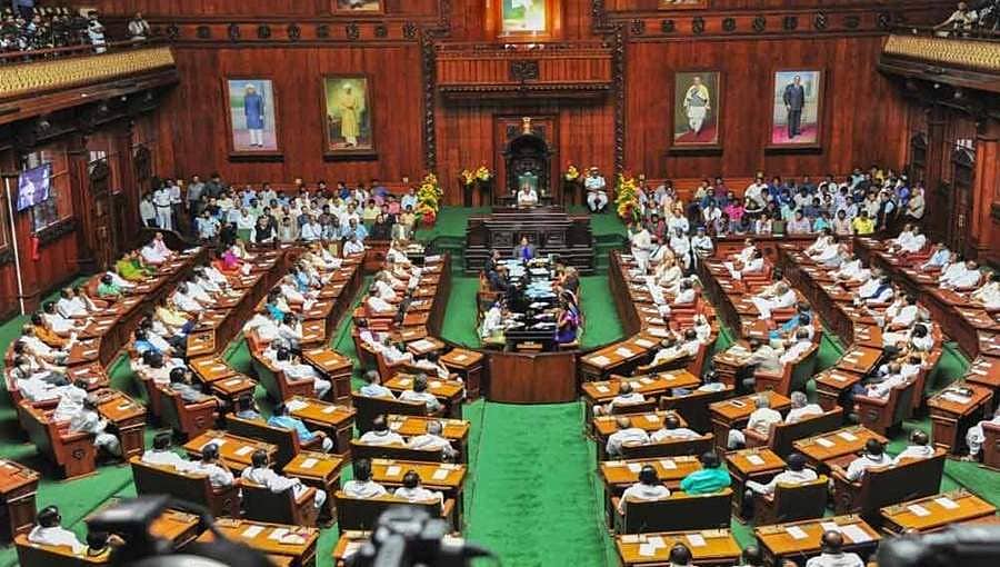 ಕಾಂಗ್ರೆಸ್-ಜೆಡಿಎಸ್ ಸಭಾತ್ಯಾಗದ ನಡುವೆ ಎಪಿಎಂಸಿ ತಿದ್ದುಪಡಿ ವಿಧೇಯಕಕ್ಕೆ ಅನುಮೋದನೆ