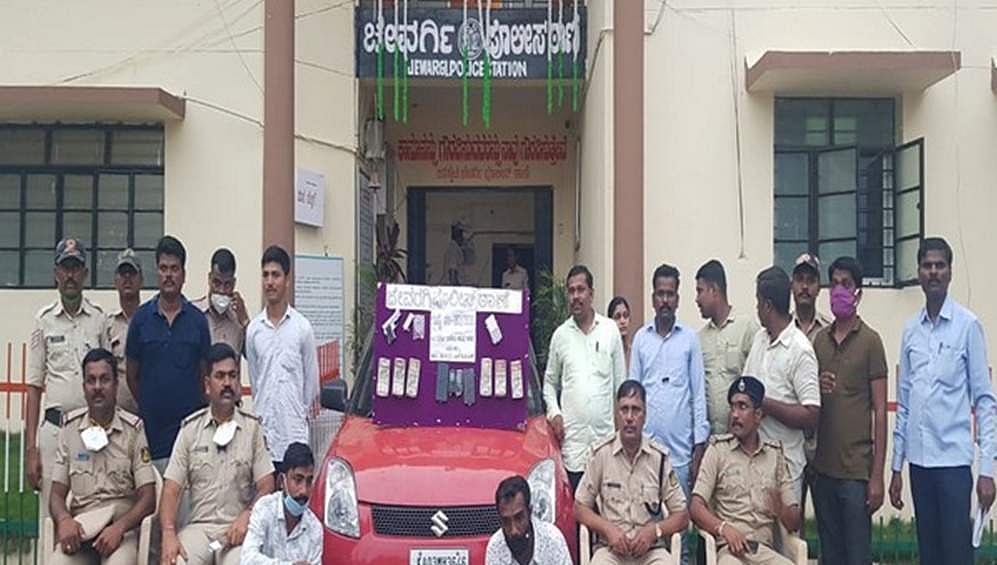 ಕಲಬುರಗಿಯಲ್ಲಿ ಪೊಲೀಸರ ಭರ್ಜರಿ ಕಾರ್ಯಾಚರಣೆ: 1.236 ಕೆಜಿ ಗಾಂಜಾ ವಶ, ಇಬ್ಬರ ಬಂಧನ
