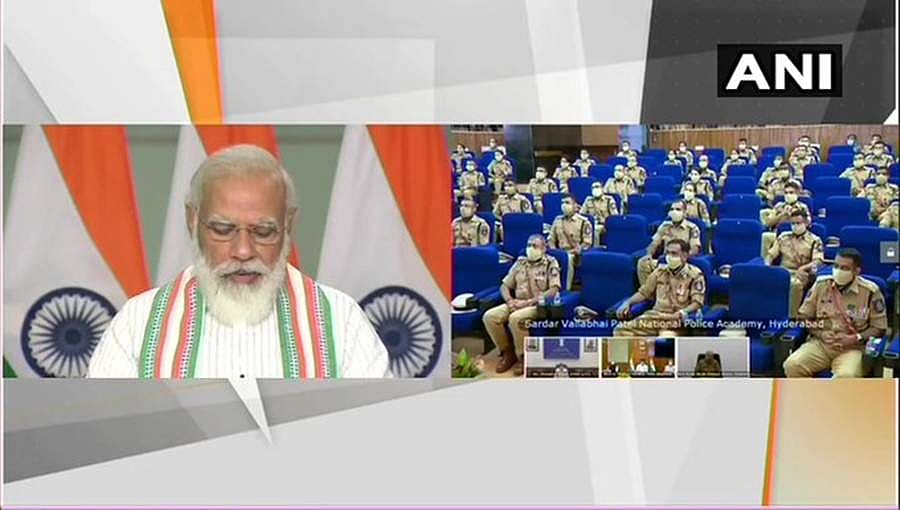 ಐಪಿಎಸ್ ಅಧಿಕಾರಿಗಳಿಗೆ ಯೋಗ, ಪ್ರಾಣಾಯಾಮದ ಸಲಹೆ ನೀಡಿದ ಪ್ರಧಾನಿ