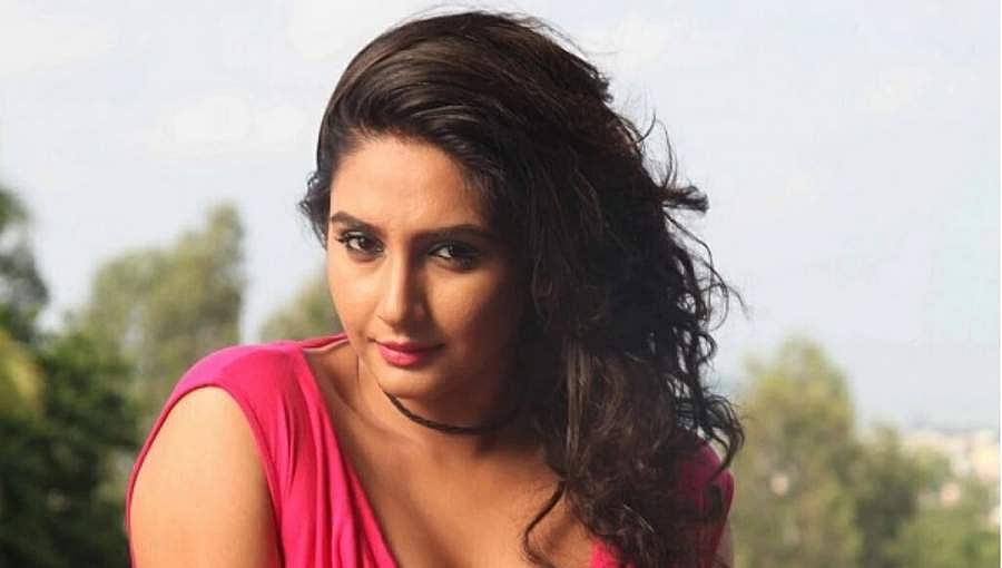 ಹಳೆ ವಾಟ್ಸಪ್ ಡಿಲೀಟ್, ಹೊಸದನ್ನು ಇನ್ಸ್ಟಾಲ್ ಮಾಡಿದ ನಟಿ ರಾಗಿಣಿ: ಸಾಕ್ಷ್ಯ ನಾಶಕ್ಕೆ ಯತ್ನ?
