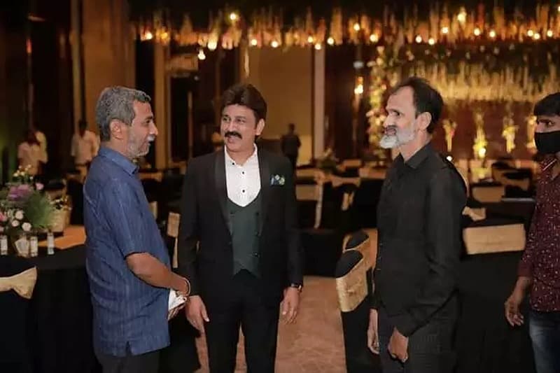 ಪಬ್ಲಿಕ್ ಟಿವಿ ಮುಖ್ಯಸ್ಥ ರಂಗನಾಥ್ ಮತ್ತು ನಟ ರಾಘವೇಂದ್ರ ರಾಜ್ ಕುಮಾರ್ ಅವರ ಜೊತೆಗೆ ರಮೇಶ್ ಅರವಿಂದ್