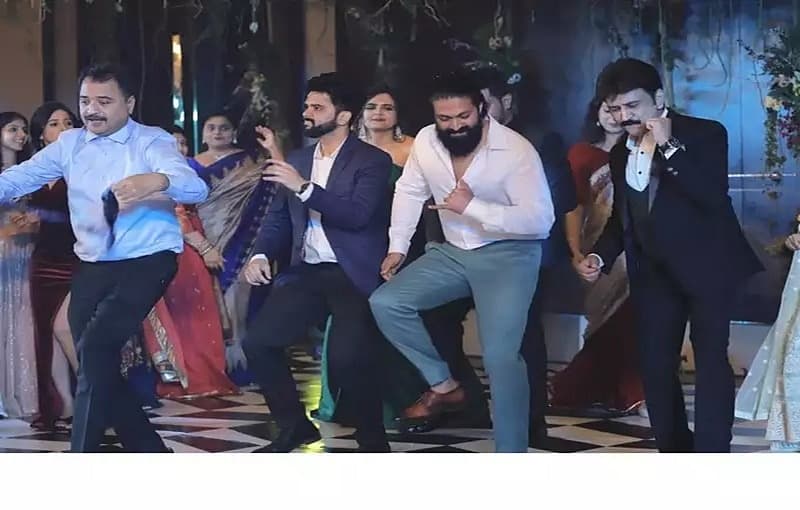 ಆರತಕ್ಷತೆಯಲ್ಲಿ ಕುಣಿದು ಕುಪ್ಪಳಿಸಿದ ನಟ ಯಶ