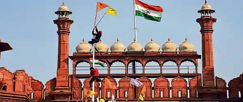 ರೈತ ಪ್ರತಿಭಟನಾಕಾರರ ದಾಳಿಯಿಂದ ಐತಿಹಾಸಿಕ ದೆಹಲಿಯ ಕೆಂಪು ಕೋಟೆಗೆ ಹಾನಿ
