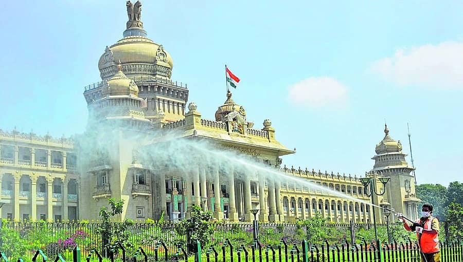 ರಾಜ್ಯ ಆಡಳಿತ ಯಂತ್ರಕ್ಕೆ ಮೇಜರ್ ಸರ್ಜರಿ: 27 ಐಎಎಸ್ ಅಧಿಕಾರಿಗಳ ವರ್ಗಾವಣೆ; ರಂದೀಪ್ ಆರೋಗ್ಯ ಆಯುಕ್ತ