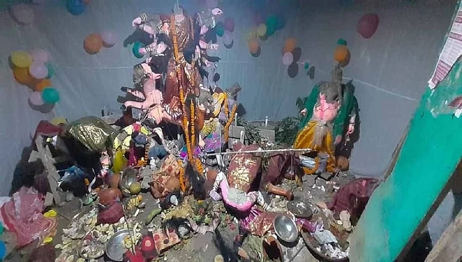 ಬಾಂಗ್ಲಾದೇಶ: ದುರ್ಗಾ ಪೂಜೆ ವೇಳೆ ಹಿಂದೂ ದೇವಸ್ಥಾನದ ಮೇಲೆ ದಾಳಿ; ಮೂವರು ಸಾವು