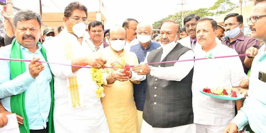 ಗ್ರಾಮ ವಾಸ್ತವ್ಯ ಪುನರಾರಂಭ; ಕಟ್ಟಡ ಕಾರ್ಮಿಕರ ಸೌಲಭ್ಯ ದುರುಪಯೋಗವಾದರೆ ಕ್ರಮ: ಮುಖ್ಯಮಂತ್ರಿ ಎಚ್ಚರಿಕೆ