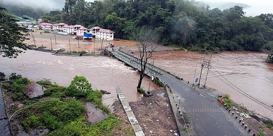 ಕೇರಳದಲ್ಲಿ ಭಾರೀ ಮಳೆ: ಅಣೆಕಟ್ಟುಗಳ ಗೇಟ್ ತೆರೆಯುವ ಕುರಿತು ತಜ್ಞರ ಸಮಿತಿ ನಿರ್ಧಾರ, 184 ಪರಿಹಾರ ಕೇಂದ್ರ ಆರಂಭ