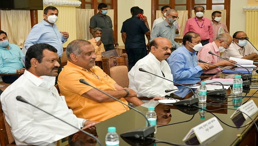 ಮೈಶುಗರ್ ಕಾರ್ಖಾನೆಯನ್ನು 2 ವರ್ಷ ಸರ್ಕಾರಿ ಸ್ವಾಮ್ಯದಲ್ಲಿ ನಡೆಸಲು ತೀರ್ಮಾನ: ಸಿಎಂ ನಿರ್ಧಾರಕ್ಕೆ ರೈತರ ಹರ್ಷ