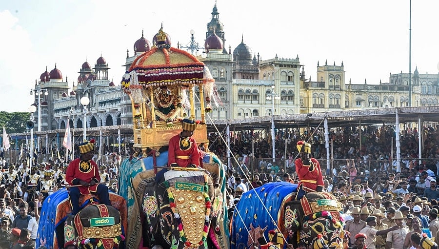 ದಸರಾವನ್ನು 'ನಾಡಹಬ್ಬ' ಎಂದು ಏಕೆ ಕರೆಯುತ್ತಾರೆ?