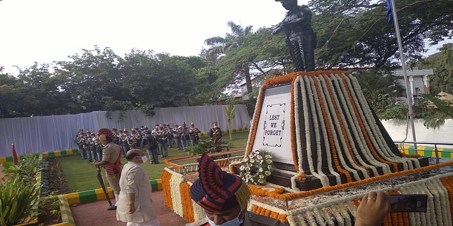 ಪೊಲೀಸ್ ಸಂಸ್ಮರಣಾ ದಿನ: ಹುತಾತ್ಮ ಪೊಲೀಸರಿಗೆ ಗೌರವ ಸಲ್ಲಿಸಿದ ಮುಖ್ಯಮಂತ್ರಿ ಬಸವರಾಜ ಬೊಮ್ಮಾಯಿ