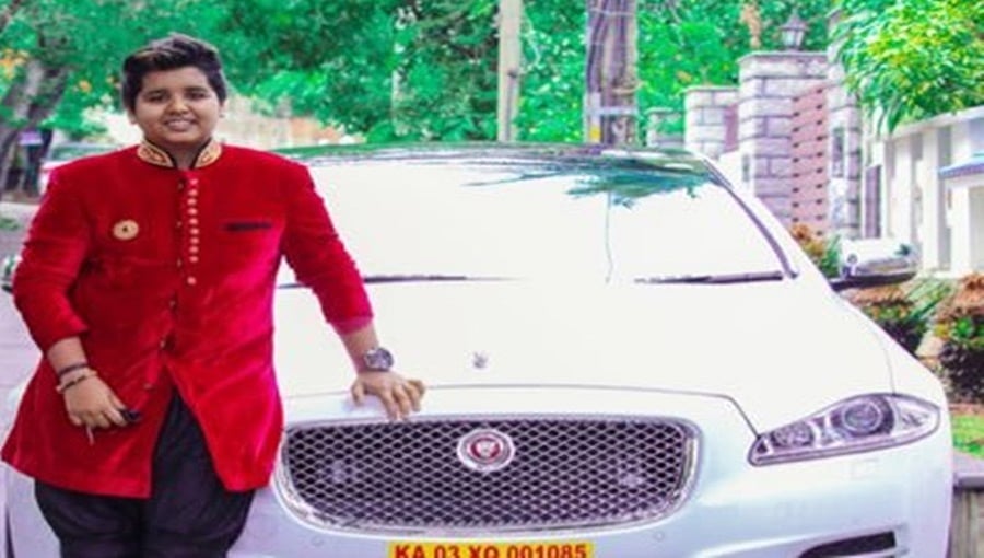 ನಿರ್ಮಾಪಕ ಸೌಂದರ್ಯ ಜಗದೀಶ್ ಪುತ್ರನ ಪುಂಡಾಟ: ಕ್ಷುಲ್ಲಕ ಕಾರಣಕ್ಕೆ ಕಸಗುಡಿಸುವ ಮಹಿಳೆಯರ ಮೇಲೆ ಹಲ್ಲೆ